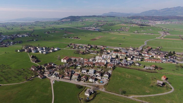 Blick auf den Schübelbachner Ortsteil Gutenbrunnen 